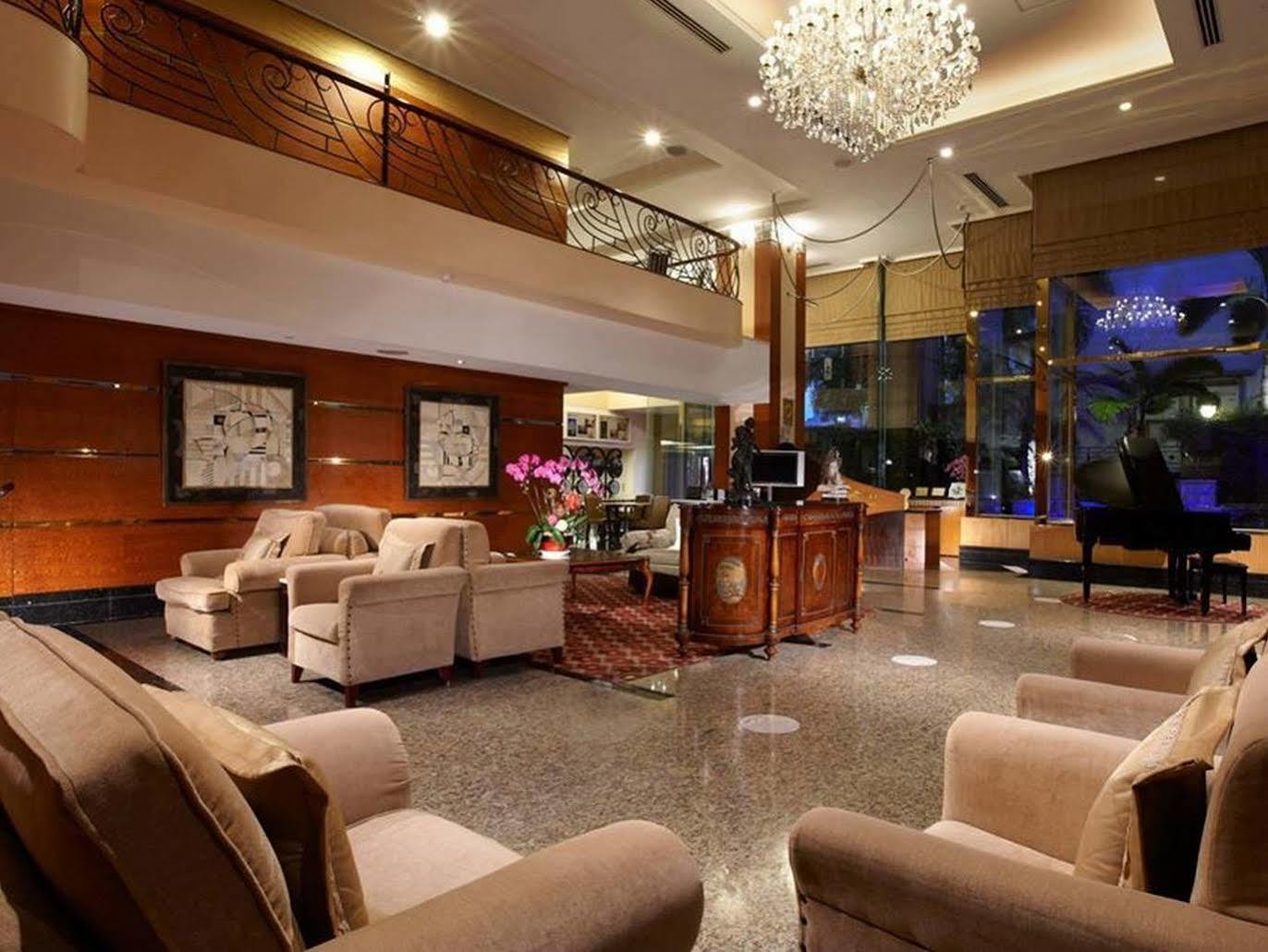 Hualien Charming City Hotel Extérieur photo